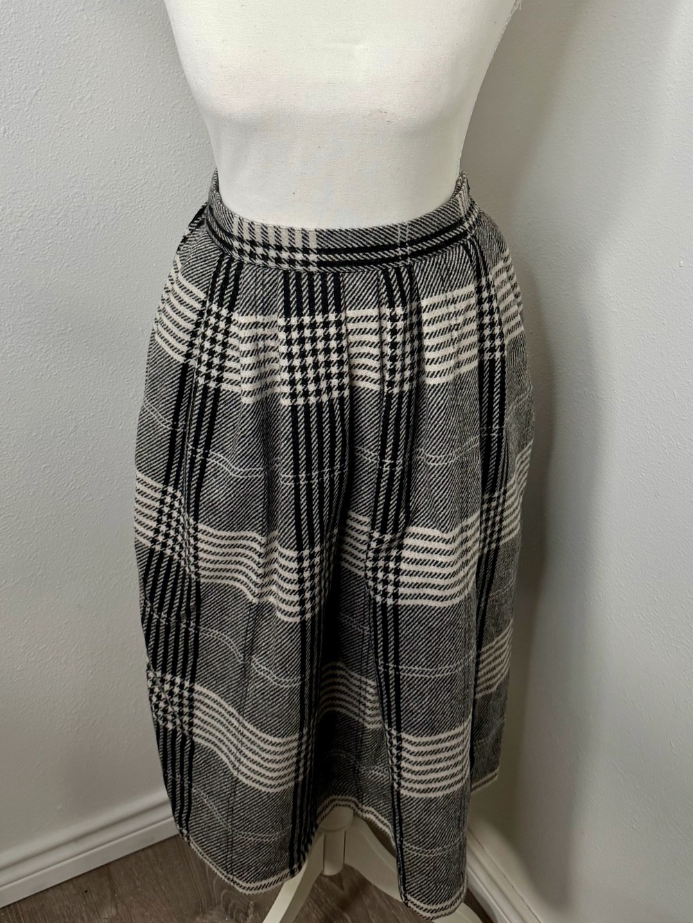 Vintage Prestige of Boston Black & White Plaid Midi Skirt Size 8